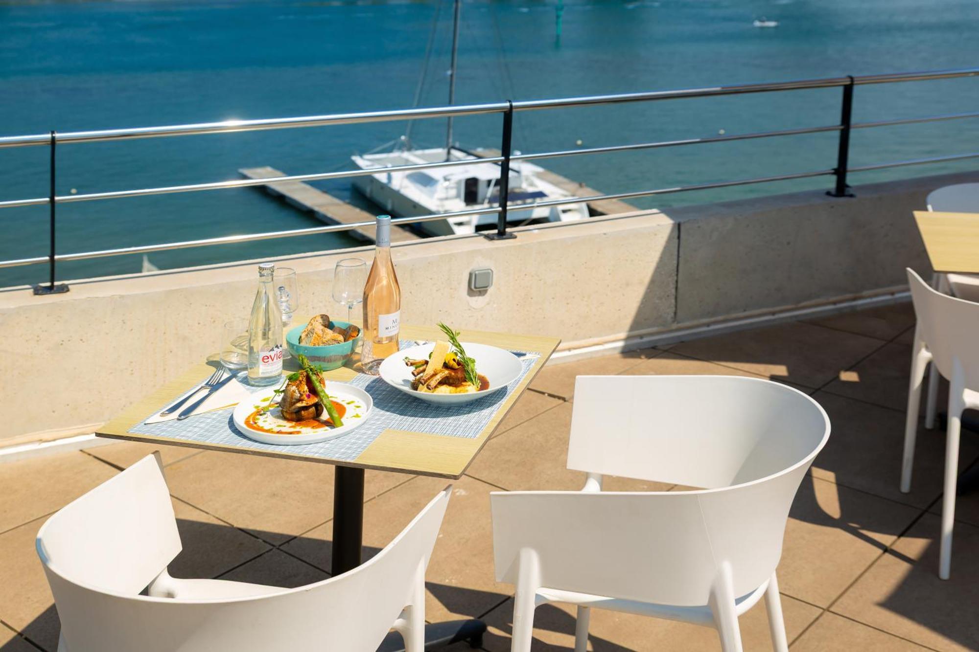 Golden Tulip Hotel & Rooftop Martigues Provence Exterior foto